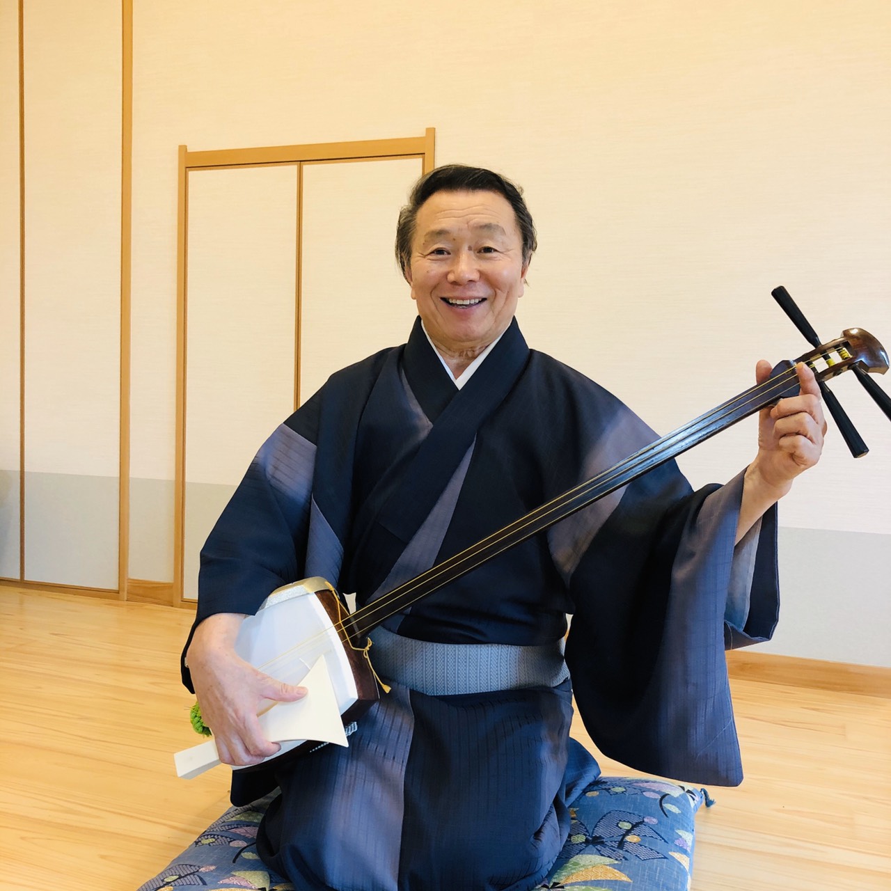 鶴家奏英三味線教室