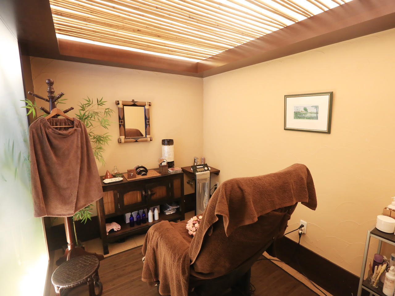 カナグヤ化粧品店